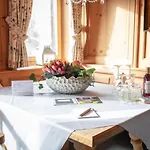 מלון Adolphine Garden 4*