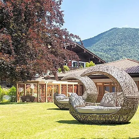 Adolphine Garden Hotell 4*