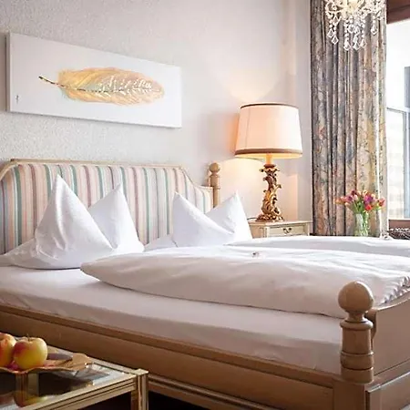 Adolphine Garden Hotell 4*